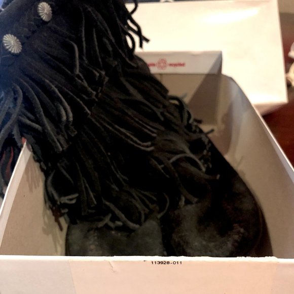 Minnetonka 3-Layer Fringe Moccasins - Picture 5 of 6